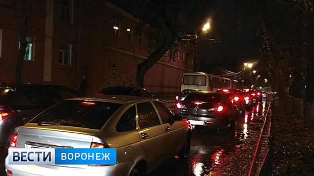 Воронеж встал в 9-балльных пробках