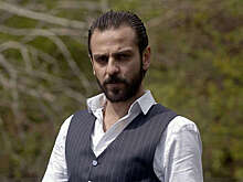 Актер "Великолепного века" Эркан Колчак травмировал ногу во время в Москве