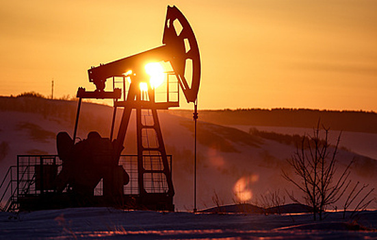Текущая цена нефти позволяет нефтяной отрасли РФ инвестировать в добычу