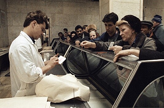 В Минпромторге рассказали о продовольственных карточках