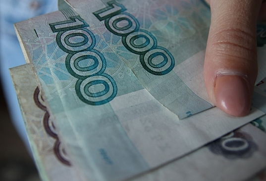 Омичка хотела обезопасить банковскую карту, на которой не было денег, от краж и попалась на уловки мошенников