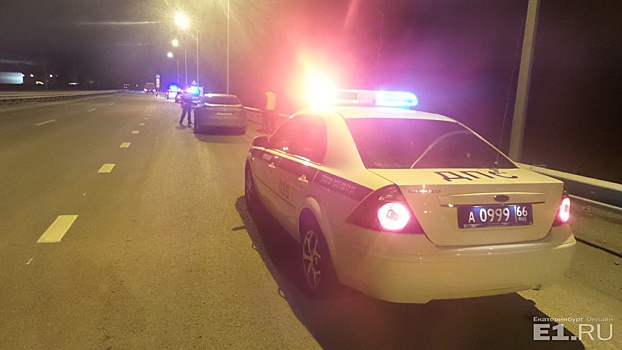 На пункте досмотра на Полевском тракте Kia Cerato сбил инспектора ДПС