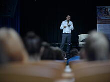 Горожан пригласили увидеть моноспектаклю в Музее Серебряного века