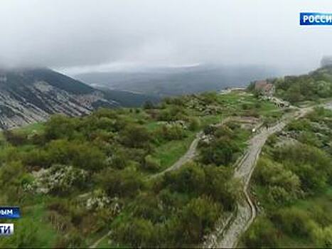 Дорога в облаках и пещерный город: куда в Крыму отправиться на майские праздники