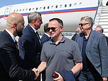 Мединский прибыл на переговоры в Стамбуле в футболке «Putin Team»