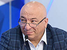 Актер Михаил Богдасаров признался, что поедает сушеных тараканов ради похудения