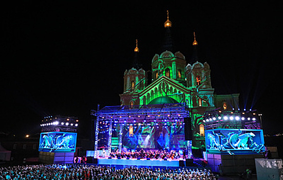 В Нижнем Новгороде на фестивале "Великая Русь" объединились классическая музыка и мэппинг