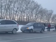 В массовом ДТП с фурой в Новосибирской области пострадали женщина и подросток
