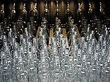 Трое жителей Ульяновской области обвиняются в производстве контрафактного алкоголя и даче взяток