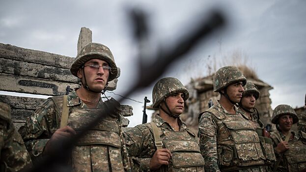 Азербайджан заявил о взятии более 60 боевых позиций Армении в Карабахе