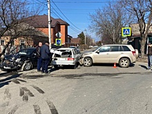 Пострадал ребенок: в Аксае столкнулись три машины