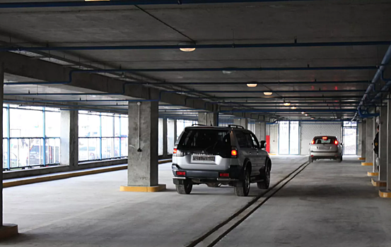 Названа средняя цена машино-места в Москве