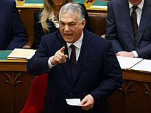 Politico: Орбан вызвал кризис в ЕС, блокируя Украине кредит в размере €90 млрд