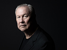 «Я влюбилась в него»: российские актеры отреагировали на смерть театрального режиссера Роберта Уилсона