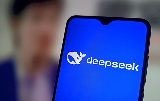 DeepSeek представила модель V3.2