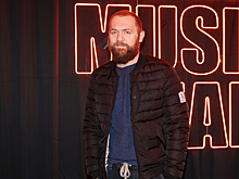 «Я бы не назвал свое детство радостным»: Денис Шведов рассказал о становлении характера