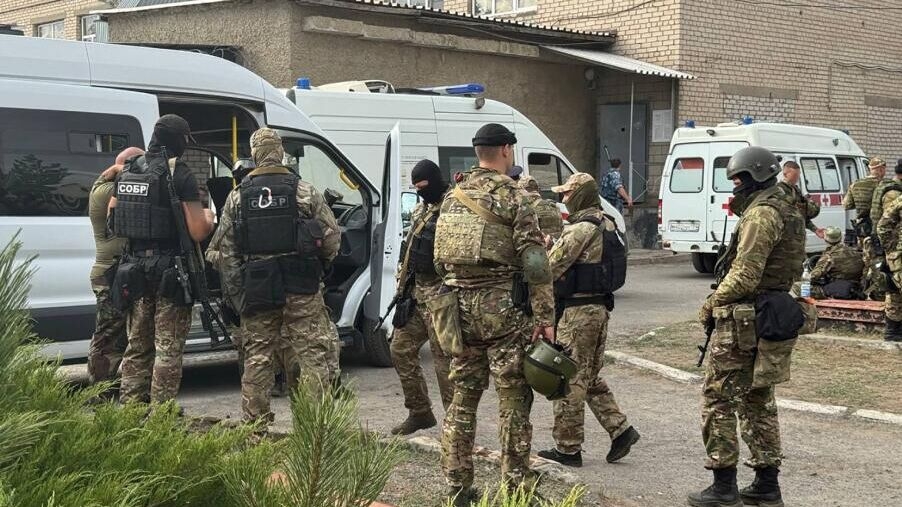 Стали известны детали гибели сотрудника ФСИН после захвата