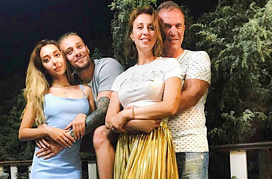 5 избранниц звездных сыновей, которые очень похожи на свою свекровь