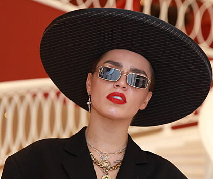 По стопам Басты: Zivert дала большой концерт в эпидемию коронавируса