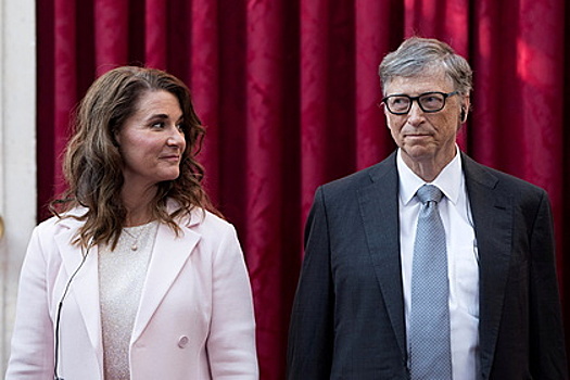 Билл Гейтс официально развелся с женой после 27 лет брака
