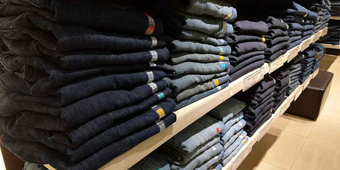 Большая стирка: как правильно ухаживать за джинсами