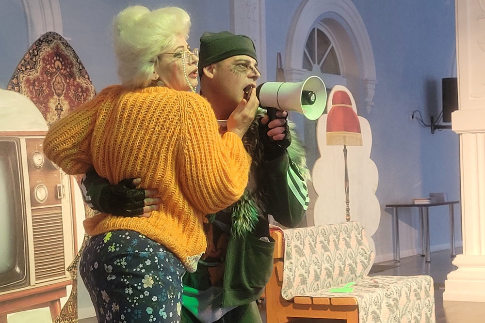 В Курганском драмтеатре показали поучительный детектив для детей