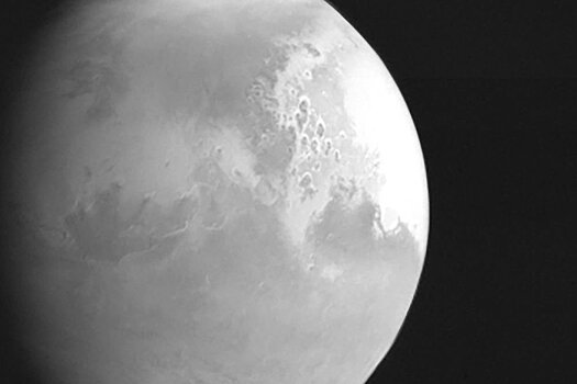 "Тяньвэнь-1" отправил на Землю свой первый снимок Марса