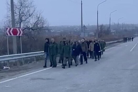 Появилось видео с вернувшимися с Украины российскими военнопленными