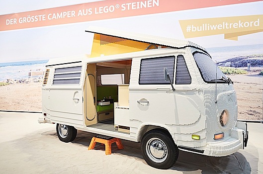 На выставке в Мюнхене показали полноразмерную Lego-копию Volkswagen T2