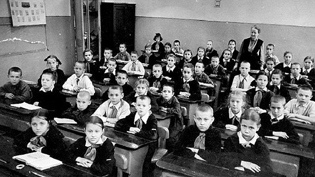 Как в советской школе «перевоспитывали» левшей