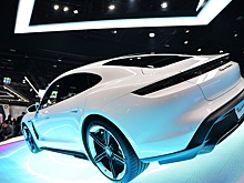 В Сочи ревнивый мужчина сжег автомобиль Porsche  бывшей супруги