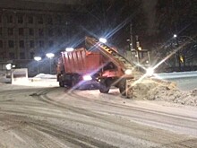 За прошедшие сутки с центральных улиц и путепровода в Чистые пруды вывезено 3200 кубометра снега