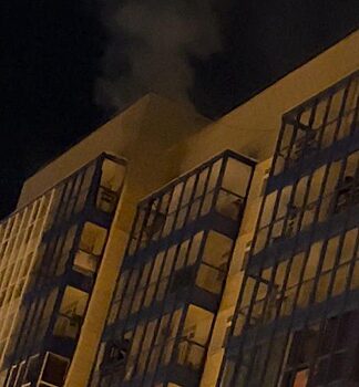 Ночью 2 января загорелась квартира в Белых Росах