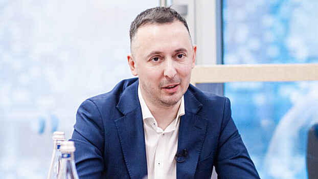Гендир «Пари НН» Мелик‑Гусейнов ответил стихами Михалкова на вопрос о том, интересуется ли клуб полузащитником Юсуповым
