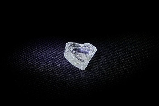 Найден алмаз в форме сердца