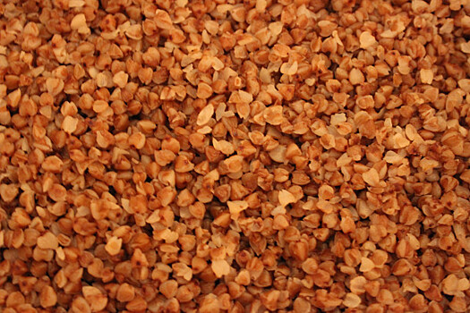 В Омске распространился фейк об ограничении продажи гречки