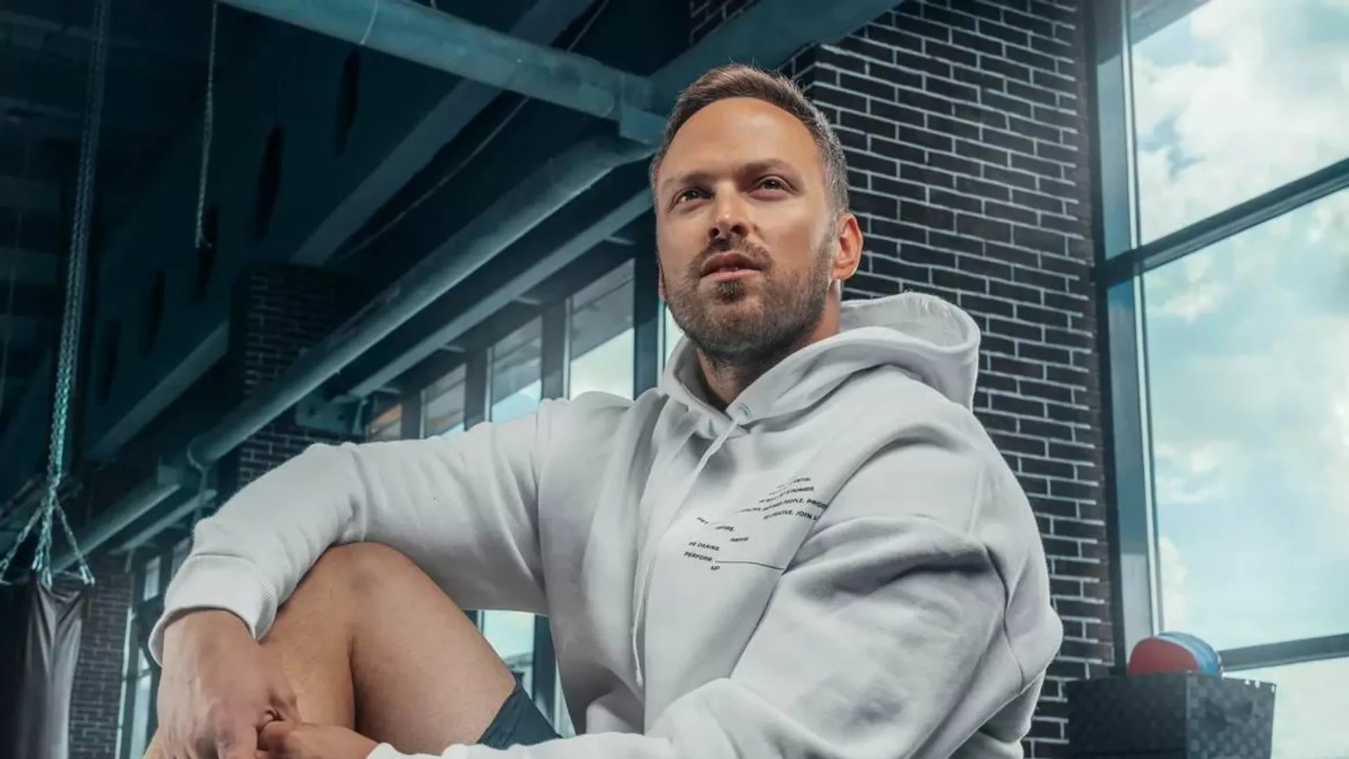 Экс-зять Шойгу сделал предложение возлюбленной на футбольном поле