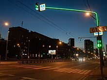 Светофоры со светящимися опорами появились еще на 11 переходах