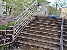 Двое кировчан украли перила от пандуса на Октябрьском проспекте