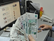 Финансист Никитина рекомендует не покупать валюту и акции