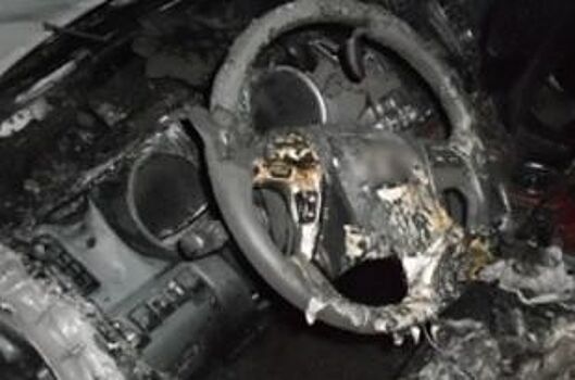 В Петербурге угнали сгоревший автомобиль