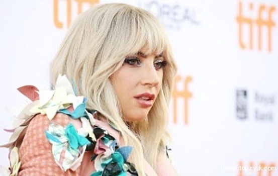 "Паранойя, страх и бессилие" - Леди ГГага впервые расскажет все о своей болезни