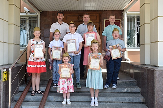 В Курском облсуде наградили участников детского конкурса «Наша Победа»