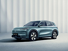 Стали известны комплектации электрического Geely EX5 для России