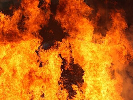 На военной базе в Абу-Даби произошел пожар после обстрела Ирана