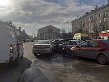 В центре Кургана столкнулись пять иномарок