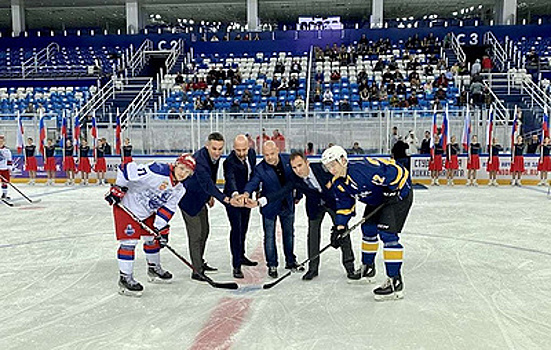 Мастер-класс по хоккею открыл спортивную программу Конгресса молодых учёных