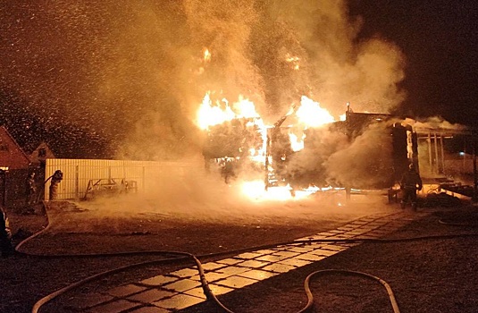 Ночью в пятницу под Новосибирском произошёл пожар в дачном обществе