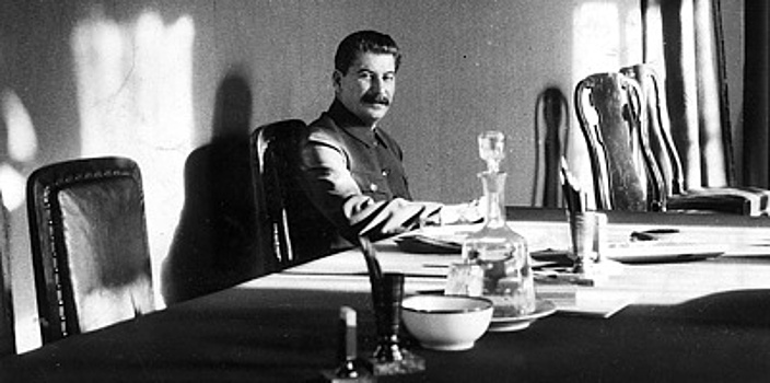 Отступление Сталина. Как вождь избежал гражданской войны в СССР