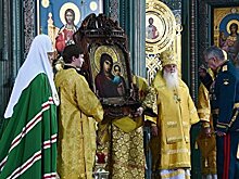 Почему патриарх Кирилл передал Сергею Шойгу святыню родом из-под Харькова
